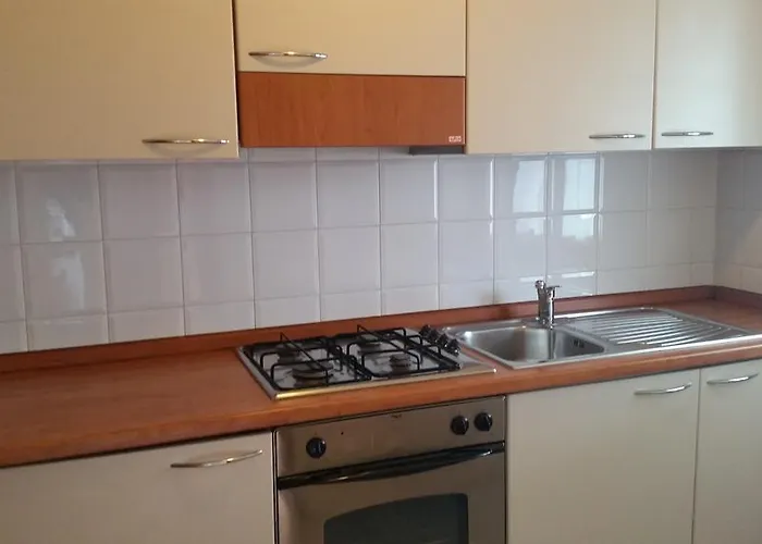 מלון דירות Health House 4*